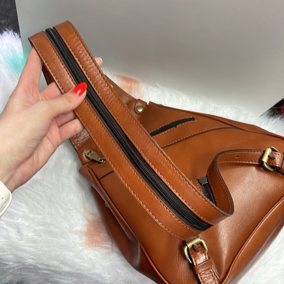 Patricia Nash ‘Itala’ Saddle Sling backpack - Picture 8 of 15